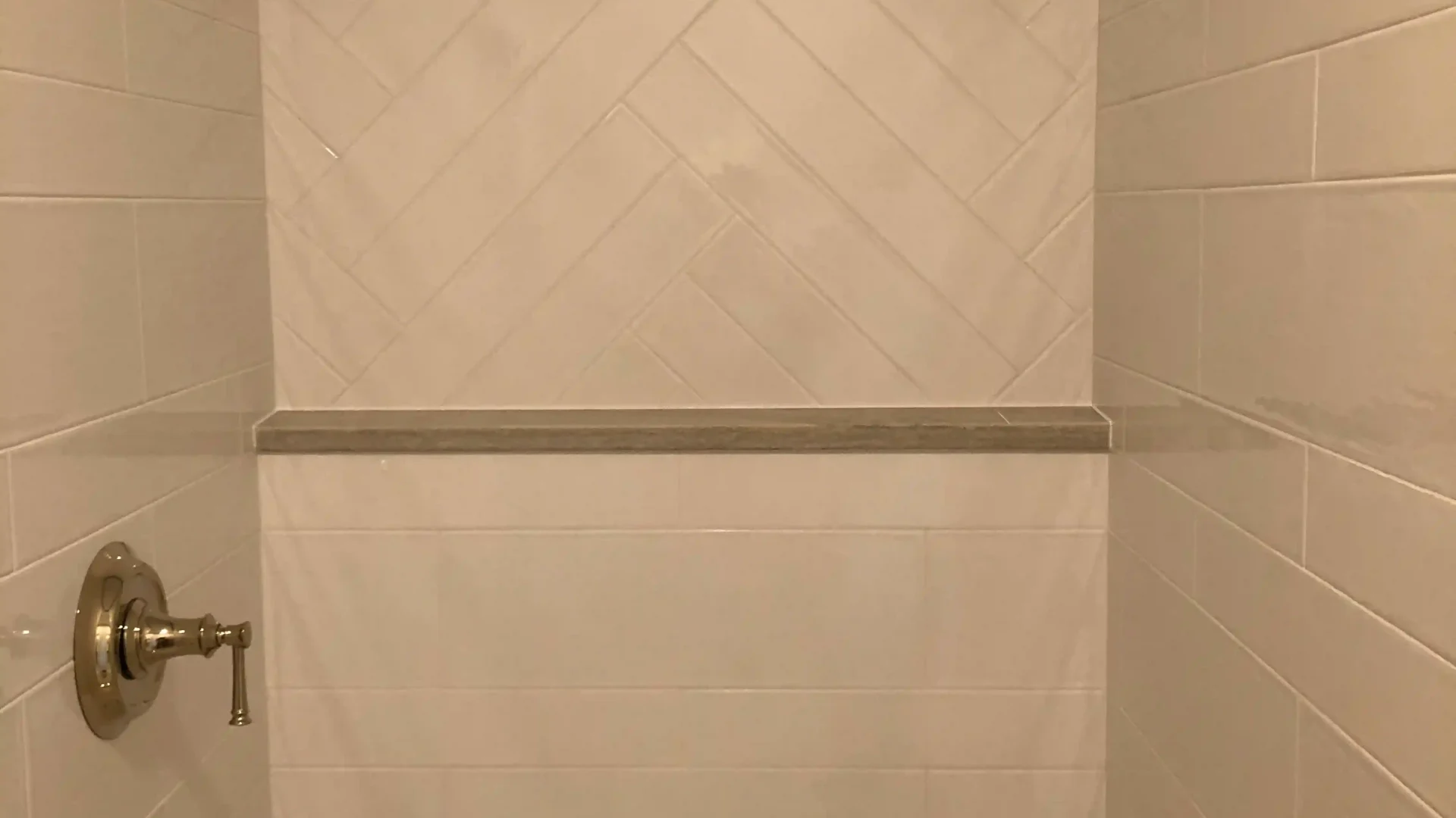 Bathroom 04 02 multiple.tile.sizes.and.shapes clean.incorperation 1